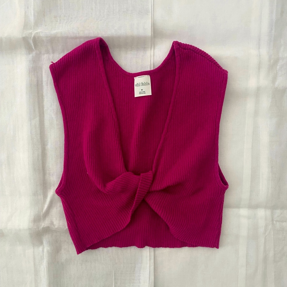 Cropped twisted top